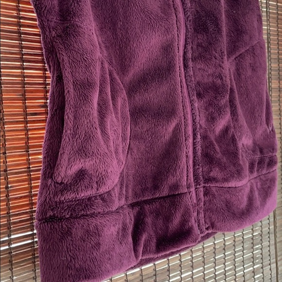 ❄️Fuzzy Purple Hooded Zip Up Vest - Picture 3 of 5